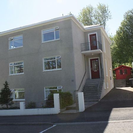 Brekkugata 33 Guesthouse Akureyri Exterior photo